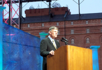 葛法蘭大型佈道會逾一萬二千人參加