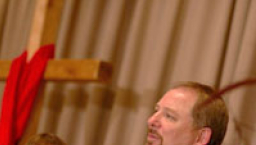 華理克牧師說明教會在愛滋病問題扮演的角色