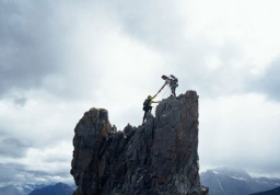 《市井聖徒》：彼此分擔