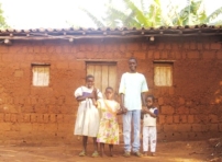 蚊帳、山羊、種子……能為孩子創造奇蹟