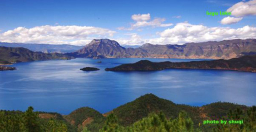 哦，那一片靜謐的藍