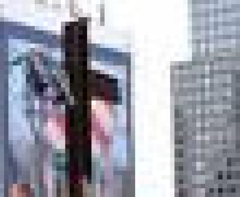 芝加哥市中心立起19尺高十字架