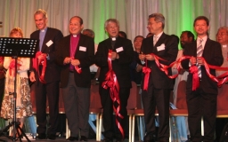 首屆全球華人啓發大會開幕