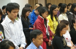 蒙召獻身為基層