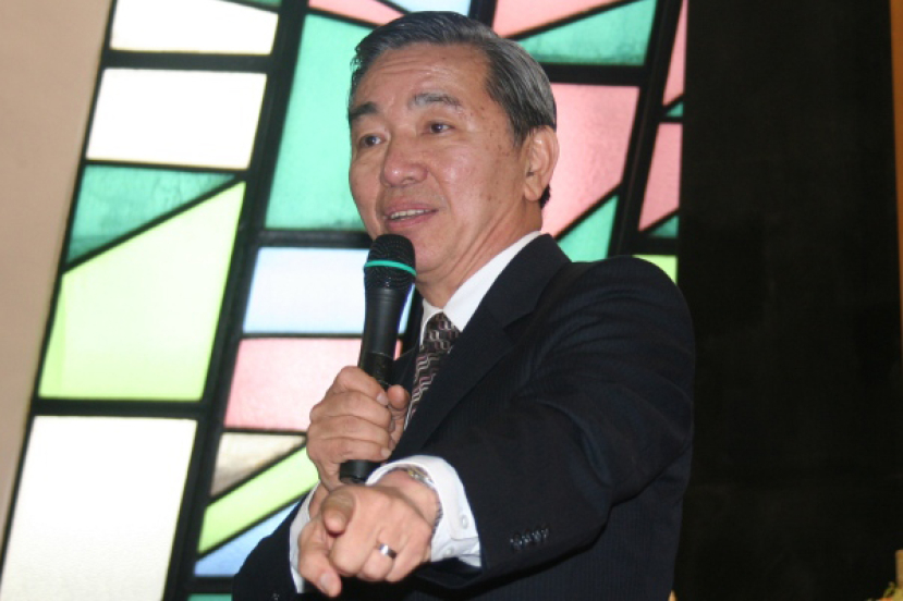 「我們來，為這城坐下哭泣！」