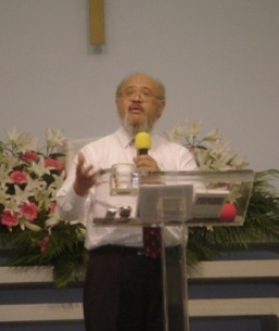 「衛理發光」─ 循道衛理教會盧龍光會長往台開講