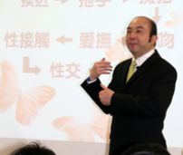 牧者認為社會對藝人慾照事件「對錯焦」