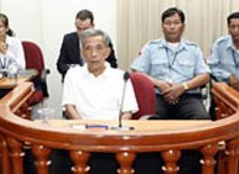 赤柬殺戮監獄惡魔在「殺人場」禱告懺悔