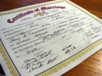 徇眾要求「新娘新郎」將重現加州結婚證書上