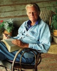 葛培理牧師家中滑倒住院情況良好