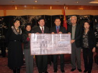 美國文更雲南扶貧助學榮獲政府頒發僑愛之星大獎