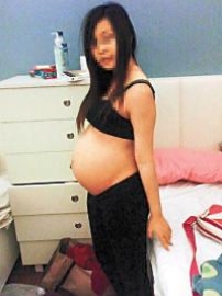 「14歲媽媽」騷大肚照 各界憂慮模糊道德界線