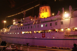 「白色書船」忠僕號到達台灣