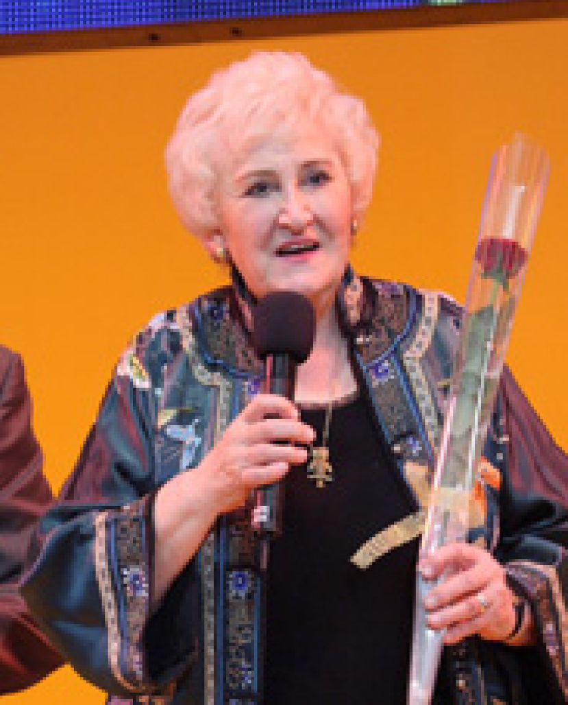 百萬華人英語老師彭蒙惠四度獲頒博士