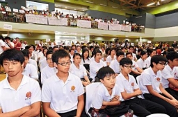 正生書院學生噓聲中靜默 爭取梅窩居民接納