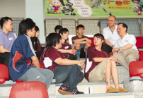 特首表現政府打擊青少年吸毒的決心