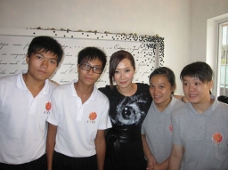 關心妍:正生籌款show不會停 為學生打氣