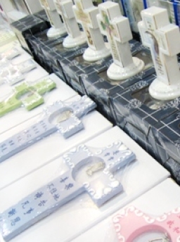 資深行家周文志：掛名基督教禮品充斥市場