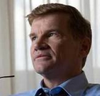 同性醜聞牧師再作「教會」引來關注