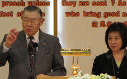 資深牧者孫約翰勉勵信徒將「愛主」放首位