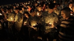 全美各地為德州軍事基地槍擊案祈禱