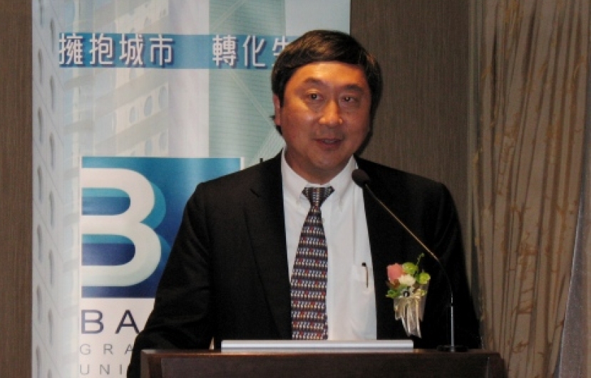 沈祖堯獲《聖經》亮光 願負中大校長任命