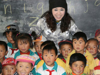 米雪出任助養大使 四川探訪感觸良多