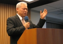 遠志明牧師首場信息「愛與恨」