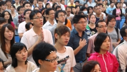 聖潔會永光堂：對青年人要「教」也要「管」