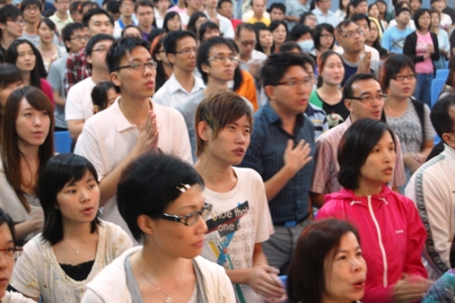 聖潔會永光堂：對青年人要「教」也要「管」