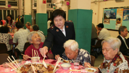 百位救世軍長者及扶輪社人士共渡迎月夜