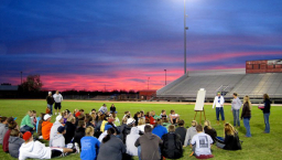 基督徒運動員團契 全美數百運動場上見證神