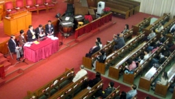 城浸醫生團契從醫學法律信仰探討代母產子問題