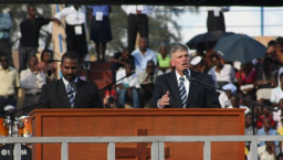 海地地震一周年 葛福臨佈道傳希望信息