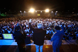 包樂博士首獲當局准許在越南萬人佈道