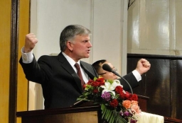 葛福臨北京證道:耶穌是我們的生命線