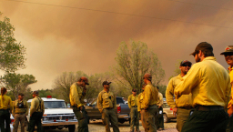 美國亞利桑那山火蔓延 牧者籲為美西南求雨