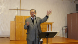 環聖創辦人容保羅牧師紐約推廣《新譯本》