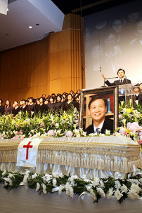 韓大地教會河用祚牧師主懷安息  李明博總統緬懷追思