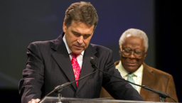 美國德州萬人聚集禱告 為國家守望