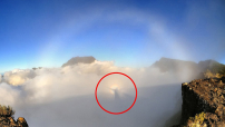 法國業餘攝影師拍得雲端奇特影像