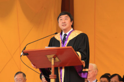 沈祖堯教導中大畢業生如何「不負此生」