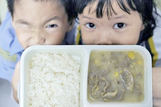 $10湯飯菜通通有齊 愛群「開飯」服事困難家庭