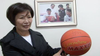 林書豪簽名籃球義賣150萬台幣建兒少事工