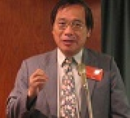 伍渭文牧師：轉輓歌為讚美詩