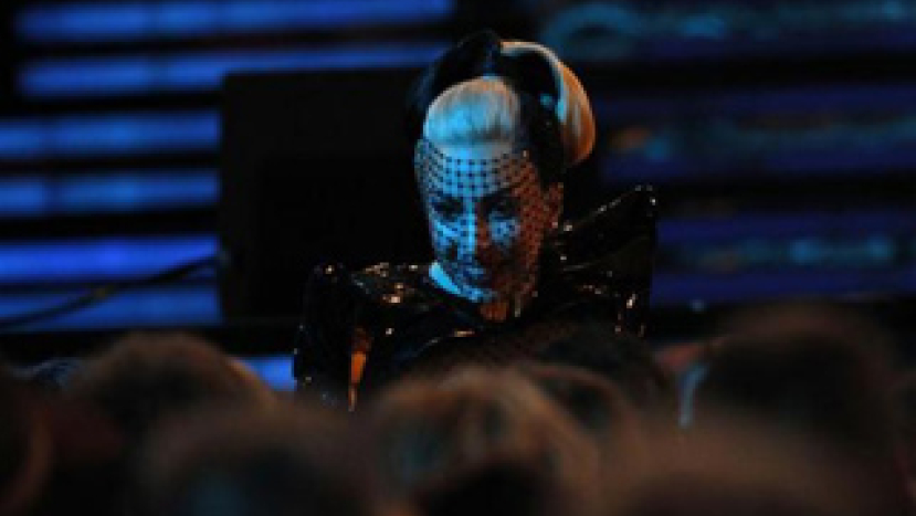 Lady Gaga首爾演唱會賣弄血腥色情抗議聲四起