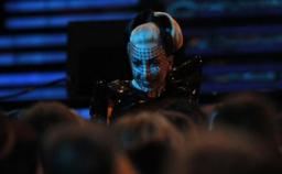 Lady Gaga首爾演唱會賣弄血腥色情抗議聲四起