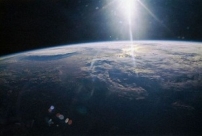 鄧瑞強博士 – 光明與黑暗