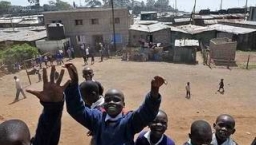 國內大學生赴非洲義務教學 稱愛為最大快樂