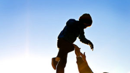 研究:父比母更能影響孩子性格發展